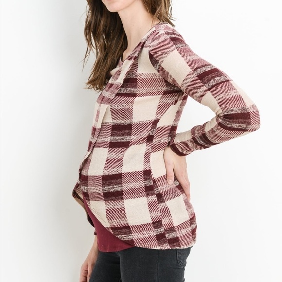 Hello Miz Plaid Overlap Sweater Knit Maternity & Nursing Top Size M - Picture 4 of 17